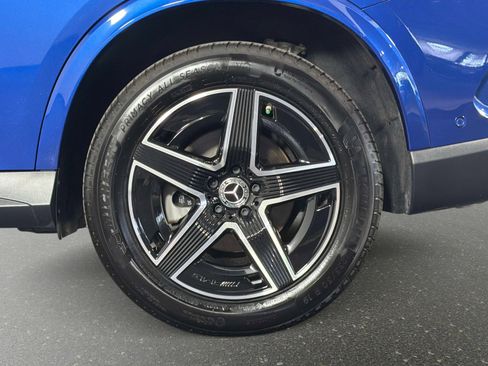 Used 2025 Mercedes-Benz GLC 300 4MATIC w/ AMG Line image 14