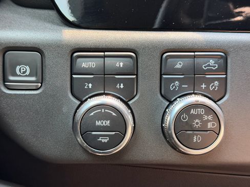 Used 2025 GMC Sierra 1500 Elevation w/ Preferred Package AWD/4WD image 22