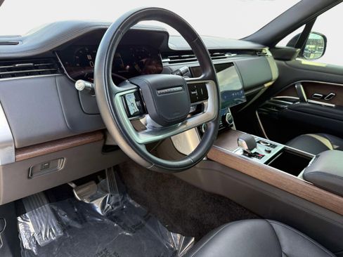 Used 2022 Land Rover Range Rover Long Wheelbase SE image 42