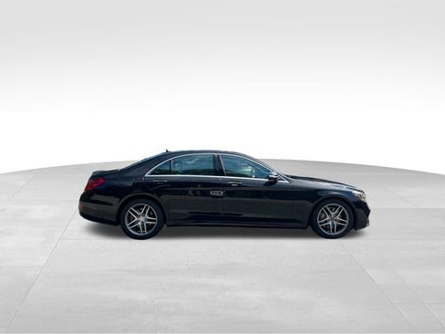 Used 2018 Mercedes-Benz S 560 4MATIC Sedan w/ AMG Line Exterior image 6