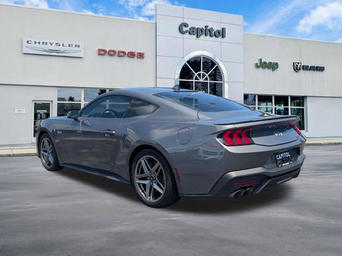 Used 2025 Ford Mustang GT RWD image 5