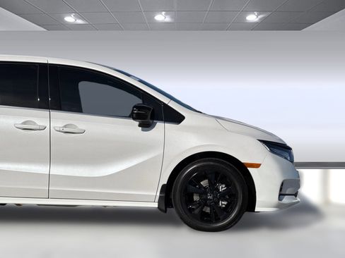 Used 2024 Honda Odyssey Sport image 35