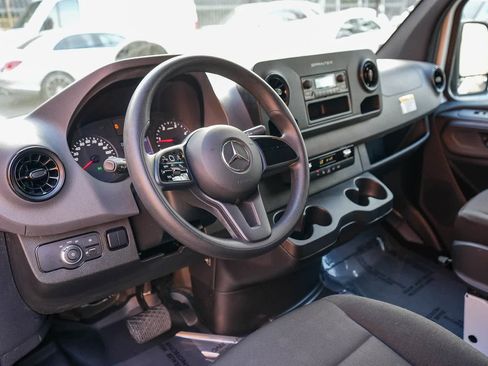 Used 2021 Mercedes-Benz Sprinter 2500 image 12