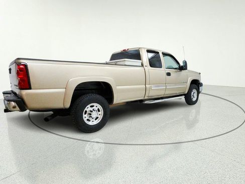 Used 2004 Chevrolet Silverado 2500 LS AWD/4WD image 8