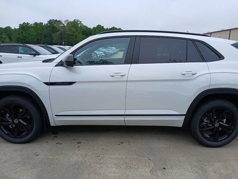 New 2026 Volkswagen Atlas Cross Sport SEL R-Line AWD/4WD image 2