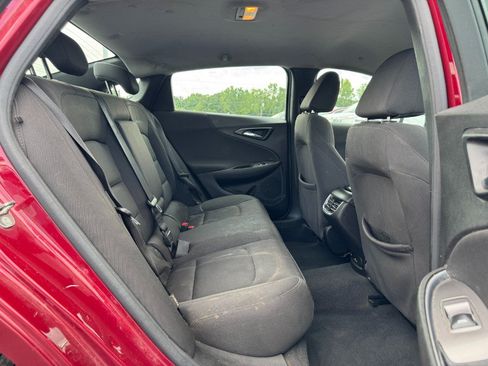 Used 2018 Chevrolet Malibu LT FWD image 17