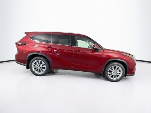 New 2026 Toyota Highlander Limited AWD/4WD image 10