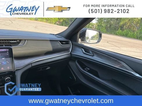 Used 2022 Jeep Grand Cherokee Overland AWD/4WD image 27