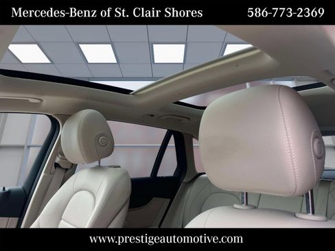 Used 2021 Mercedes-Benz GLC 300 4MATIC image 19