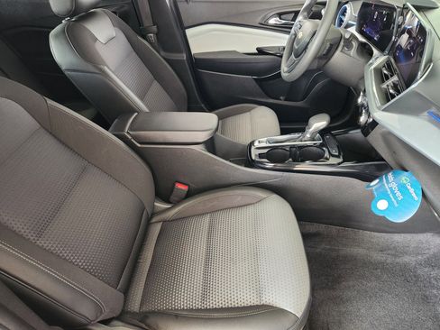 Used 2024 Chevrolet Trax LT image 13