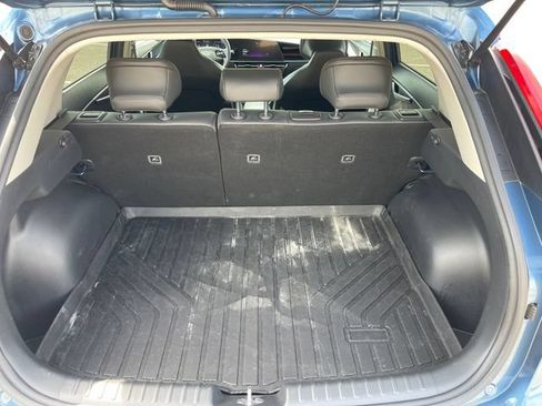 Used 2024 Kia Niro EX FWD image 17