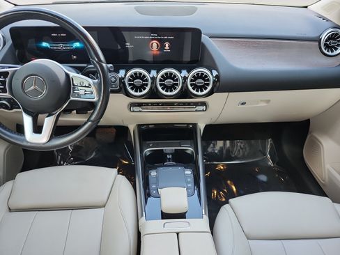 Used 2022 Mercedes-Benz GLA 250 4MATIC w/ Premium Package Lite image 14