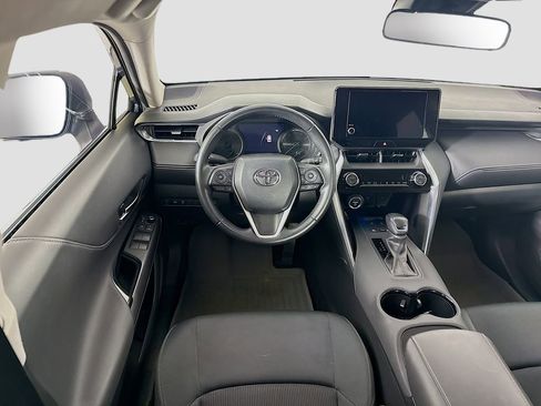 Used 2023 Toyota Venza LE image 15