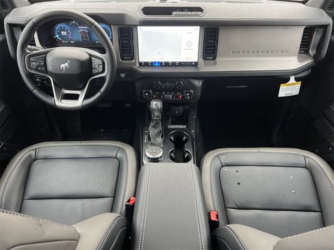 New 2025 Ford Bronco Outer Banks image 2