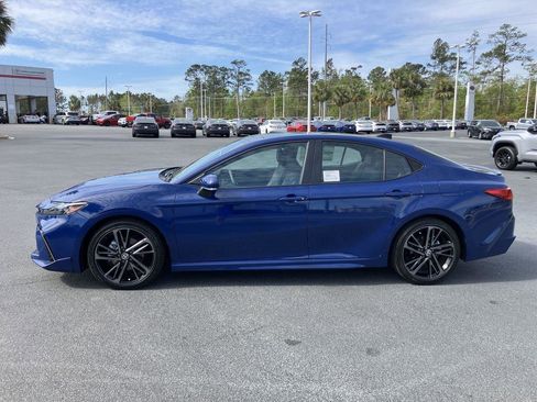 Used 2025 Toyota Camry XSE FWD image 2