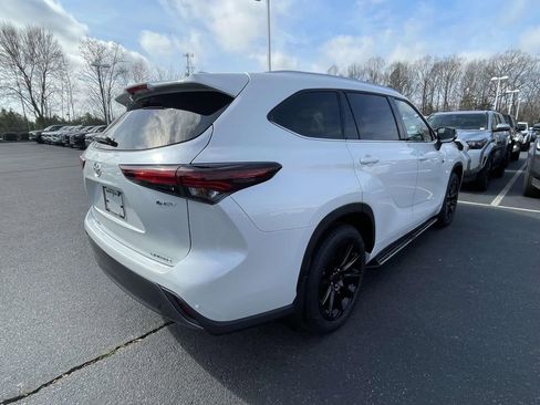 New 2026 Toyota Highlander Limited image 12