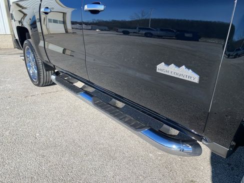 Certified 2015 Chevrolet Silverado 1500 High Country w/ High Country Premium Package image 10