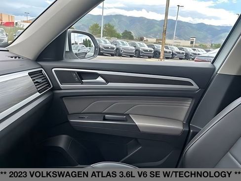 Used 2023 Volkswagen Atlas SE w/ Black Wheel Package AWD/4WD image 40