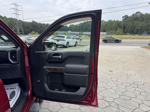 Used 2019 GMC Sierra 1500 Denali w/ Driver Alert Package II AWD/4WD image 16