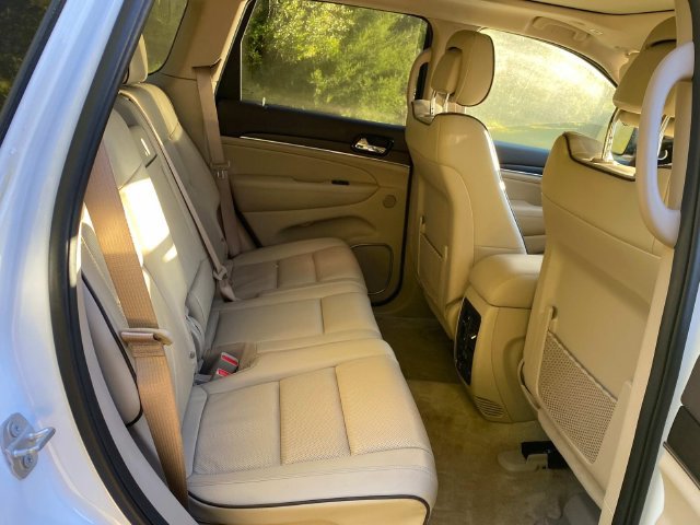 Used 2019 Jeep Grand Cherokee Overland AWD/4WD image 33
