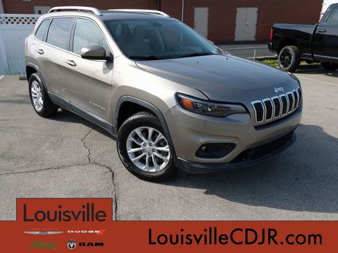 Used 2019 Jeep Cherokee Latitude w/ Cold Weather Group image 1