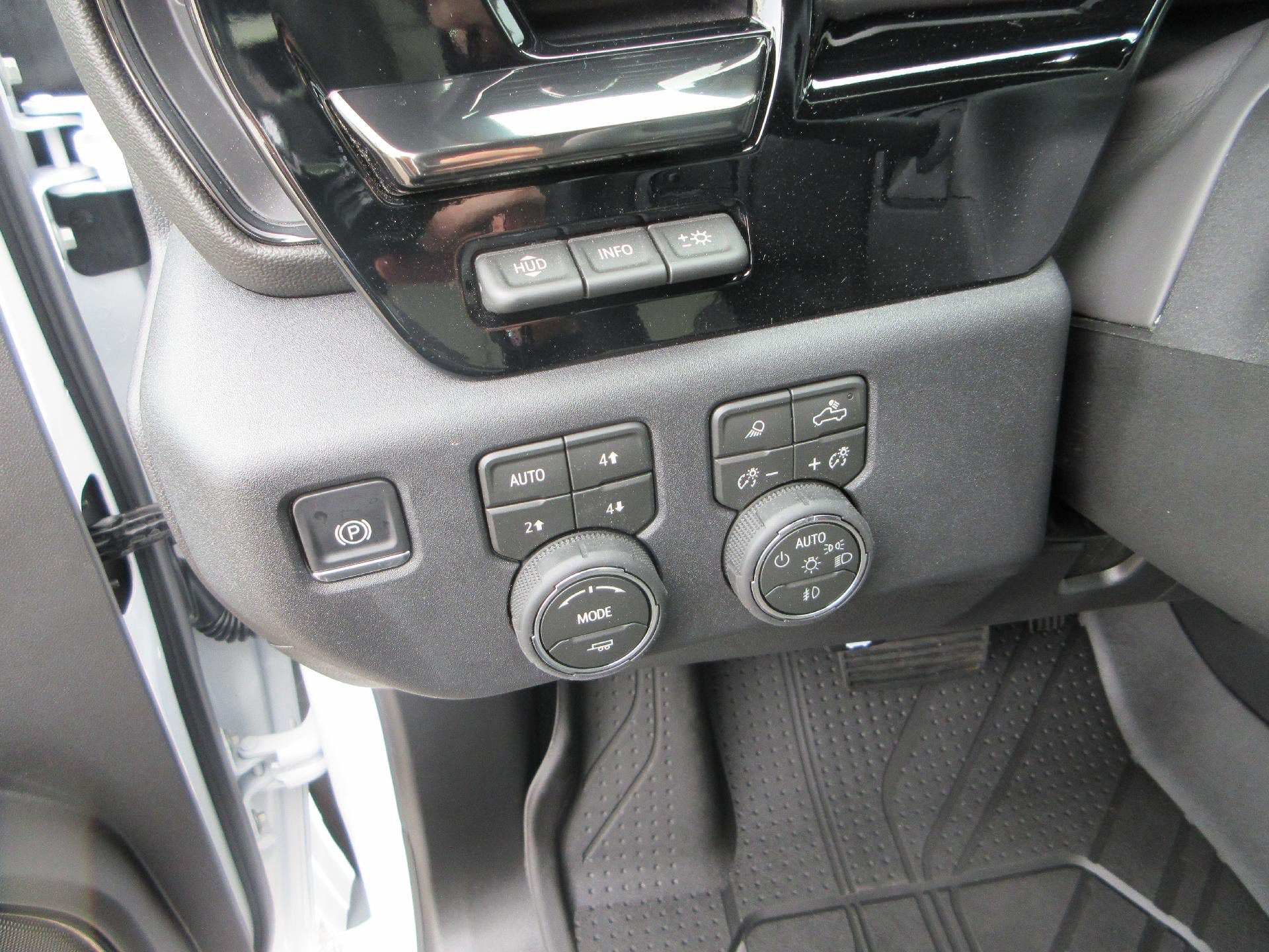 Certified 2026 Chevrolet Silverado 2500 ZR2 w/ LPO, Dark Essentials Package AWD/4WD image 11