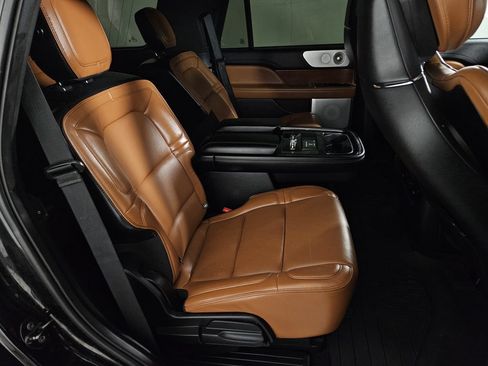 Used 2019 Lincoln Navigator Reserve w/ Cargo Package AWD/4WD image 27