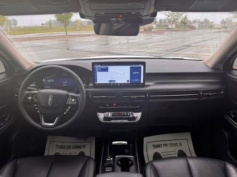 Used 2025 Lincoln Corsair AWD w/ Equipment Group 101A image 16