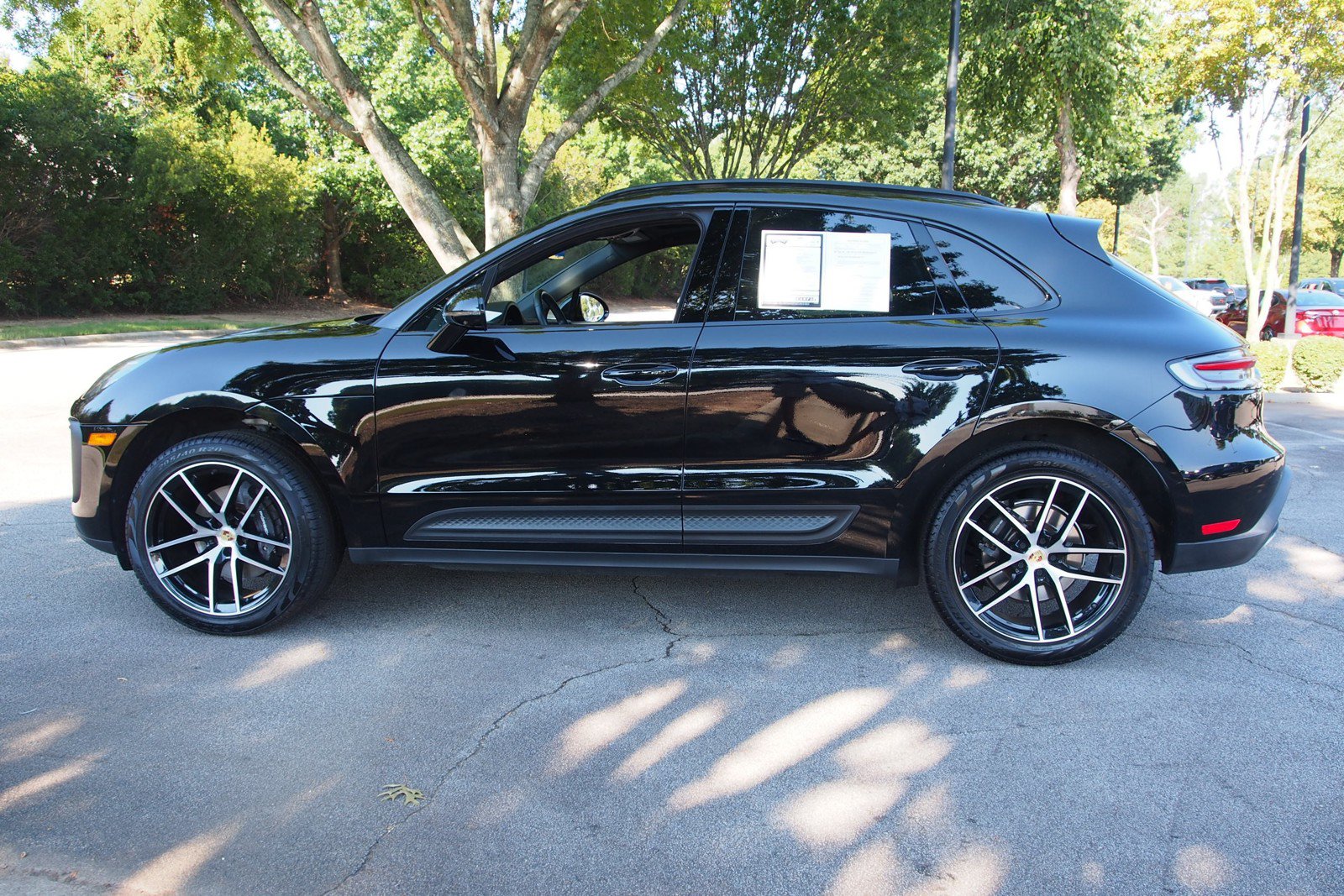 Used 2023 Porsche Macan AWD/4WD image 4