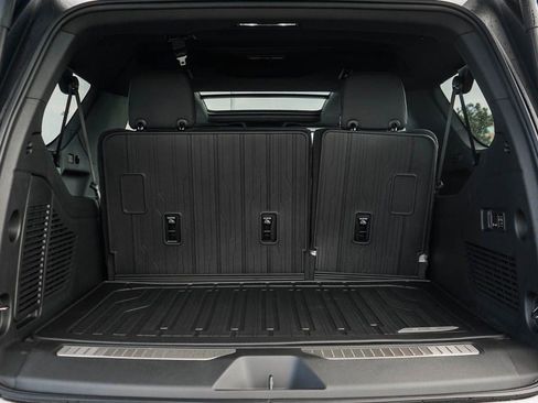 New 2026 GMC Yukon XL AT4 w/ AT4 Premium Plus Package AWD/4WD image 8