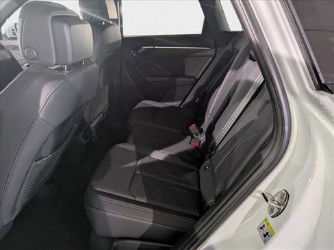 New 2025 Audi Q3 2.0T Premium image 17