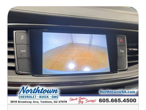 Used 2018 Buick Enclave Essence AWD/4WD image 21