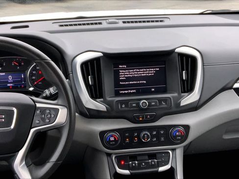 Used 2022 GMC Terrain SLE w/ Driver Convenience Package image 6