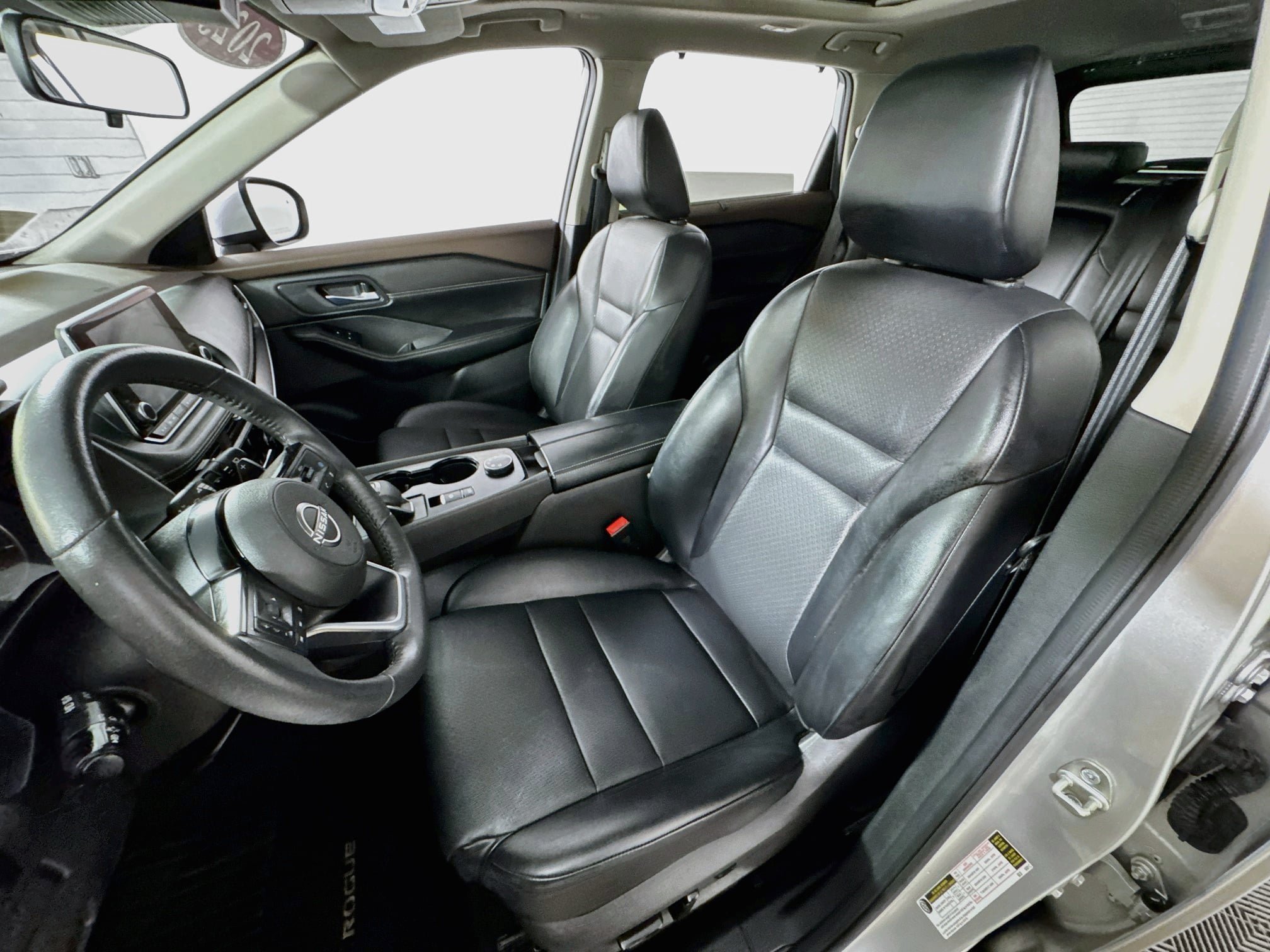 Used 2023 Nissan Rogue SV w/ SV Premium B Package AWD/4WD image 14