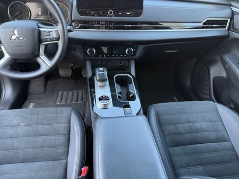 Used 2025 Mitsubishi Outlander SE AWD/4WD image 18