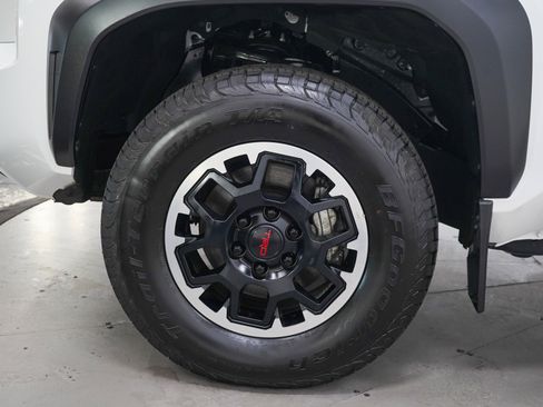 Used 2024 Toyota Tacoma TRD Off-Road w/ TRD Off Road Premium Package AWD/4WD image 27
