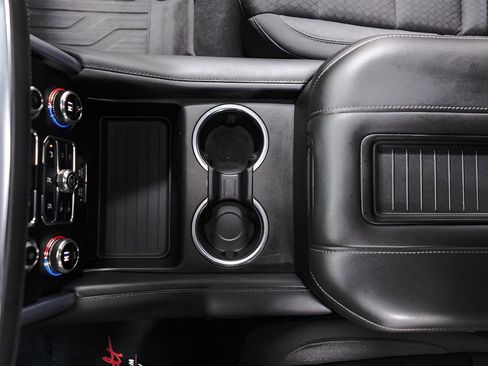 Used 2023 GMC Yukon SLE image 16