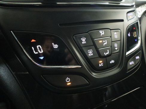 Used 2016 Buick Regal Premium FWD image 18
