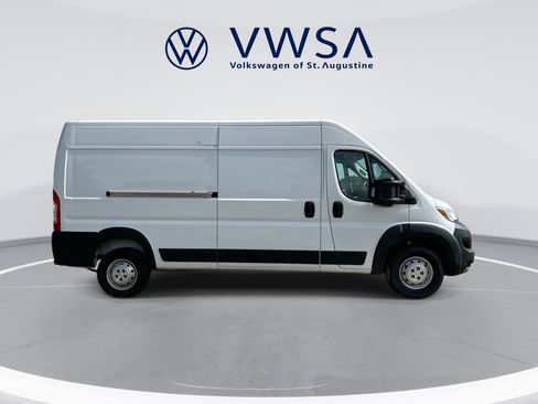 Used 2023 RAM ProMaster 2500 FWD image 9