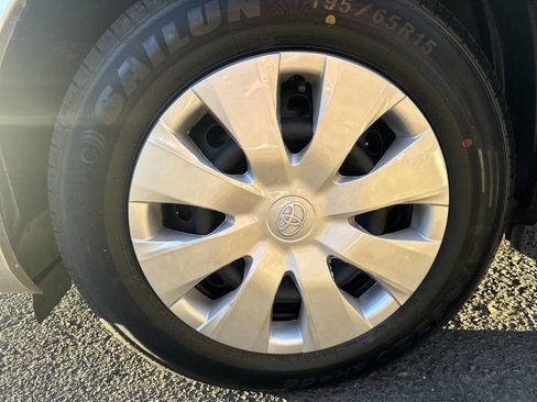 Used 2010 Toyota Corolla LE image 19