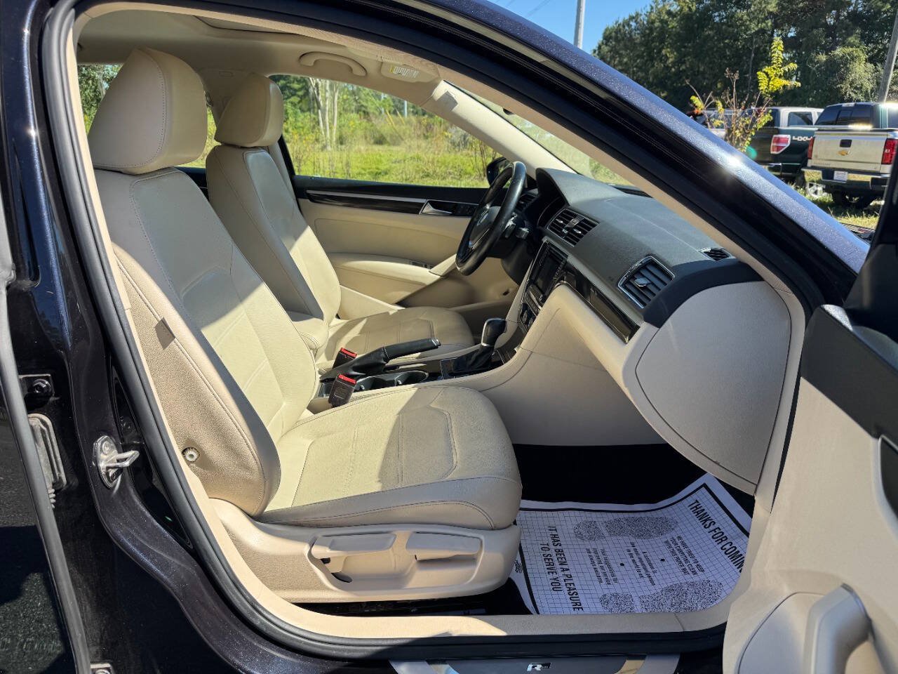 Used 2019 Volkswagen Passat 2.0T SE R-Line FWD image 16