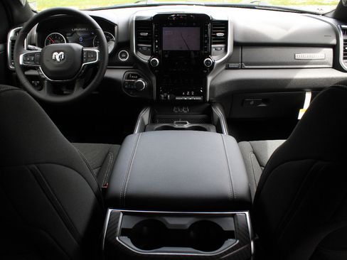 New 2026 RAM 1500 Big Horn AWD/4WD image 19