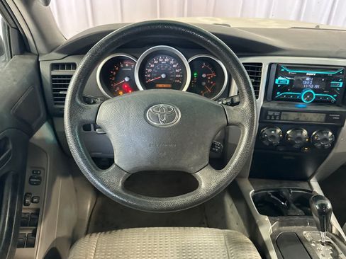Used 2006 Toyota 4Runner SR5 RWD image 16