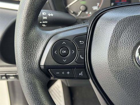 Used 2025 Toyota Corolla LE image 10