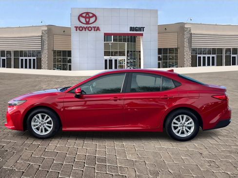 Certified 2025 Toyota Camry LE image 4