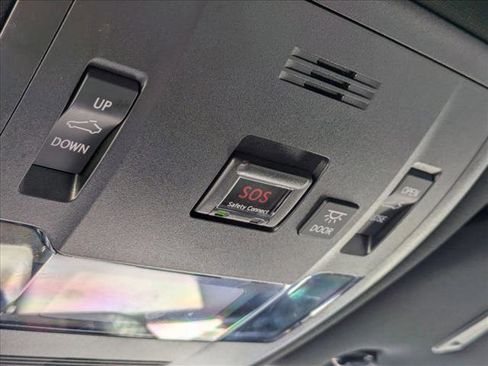 Used 2019 Lexus UX 200 image 16