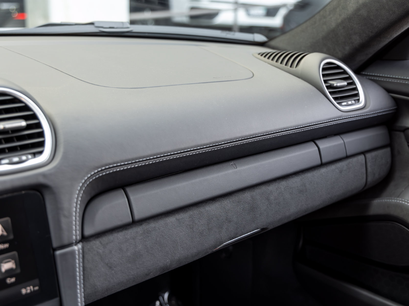 Certified 2025 Porsche 718 Boxster Spyder RS RWD image 51