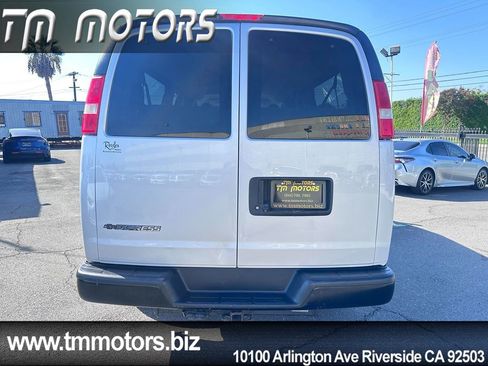 Used 2019 Chevrolet Express 3500 LS RWD image 5