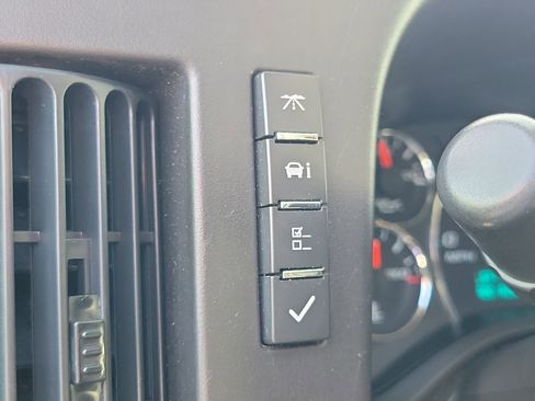 Used 2023 GMC Savana 2500 w/ Driver Convenience Package image 12