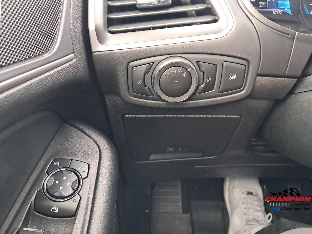 Used 2023 Ford Edge SEL AWD/4WD image 34